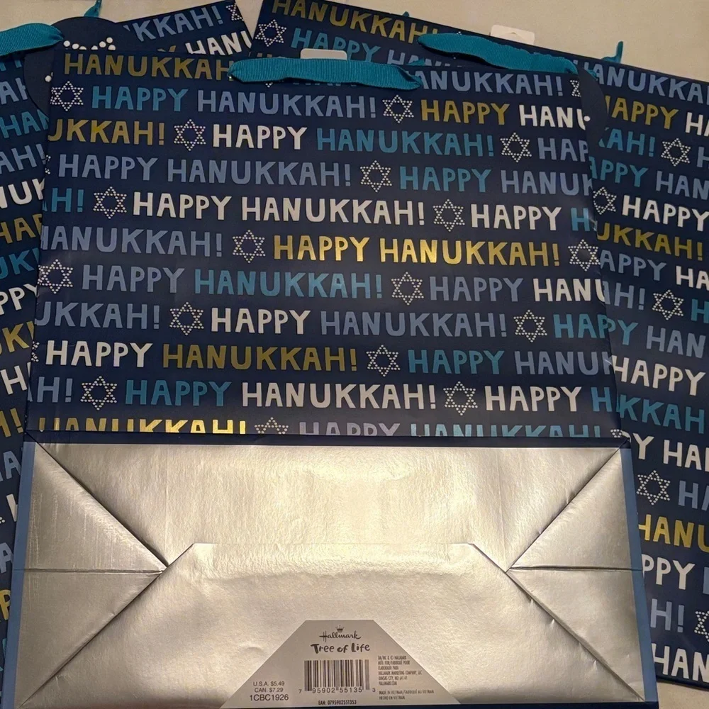 Hallmark Tree of Life Hanukkah Bulk Gift Bags Bundle (Pack of 10)